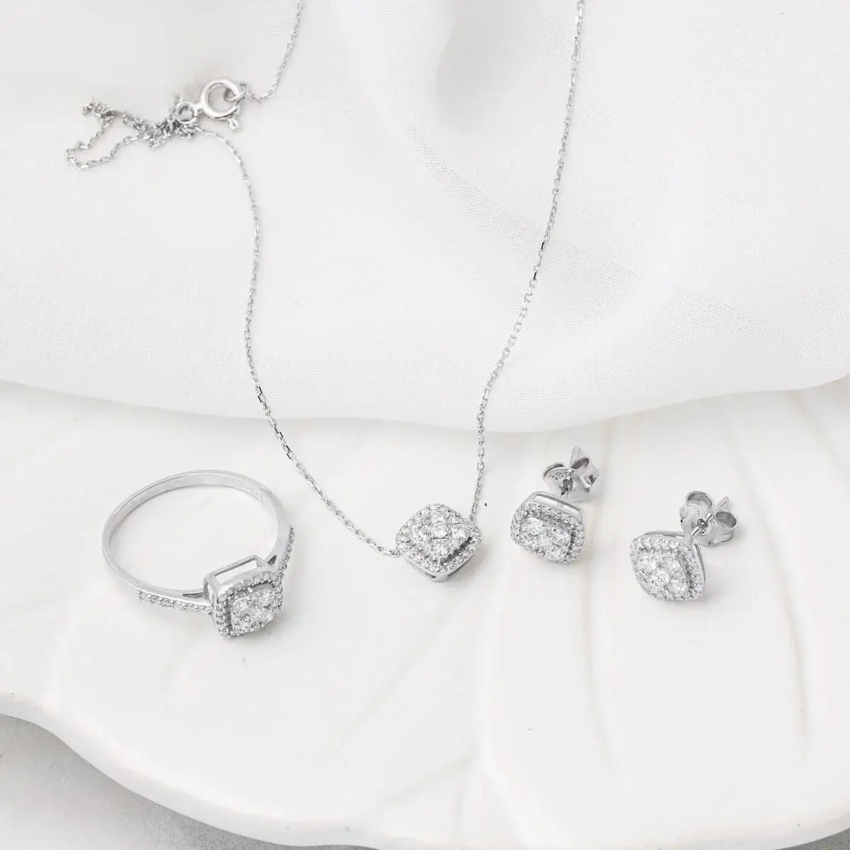 Pırlantalı Mücevher Modelleri Ve Fiyatları