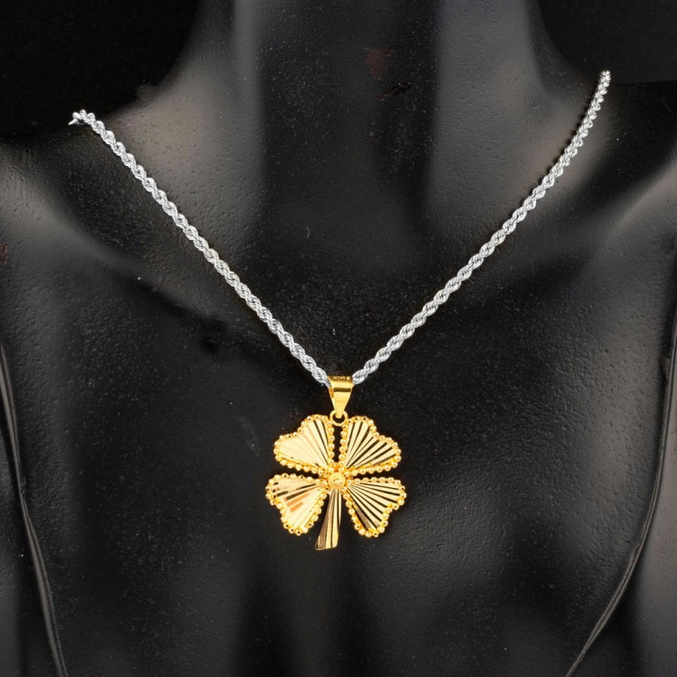 22 Ayar Işıltılı Yonca Altın Kolye Ucu 3 cm.