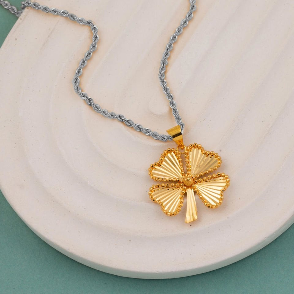 22 Ayar Işıltılı Yonca Altın Kolye Ucu 3 cm.