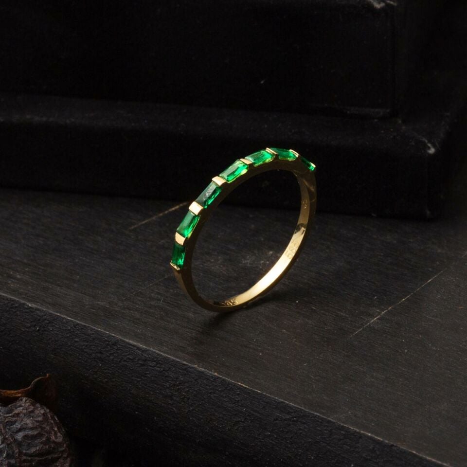 Yarımtur Yeşil Baget Taşlı 14 Ayar Altın Yüzük