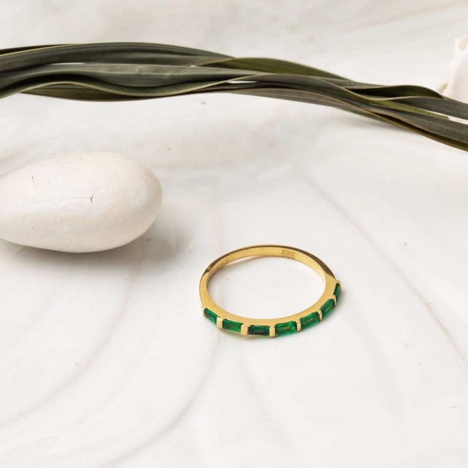 Yarımtur Yeşil Baget Taşlı 14 Ayar Altın Yüzük