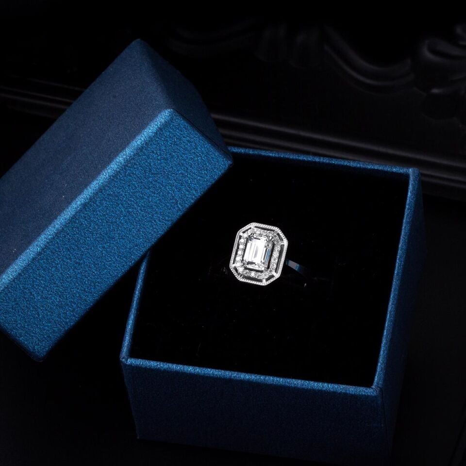 1,15 Karat Mozanit Baget Taşlı Altın Yüzük