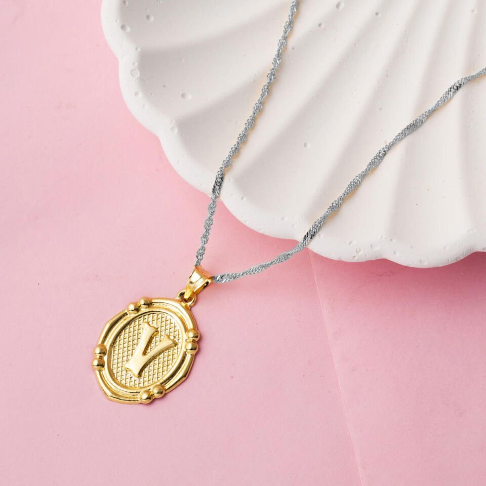 İtalyan V Harfi 14 Ayar Altın Kolye Ucu