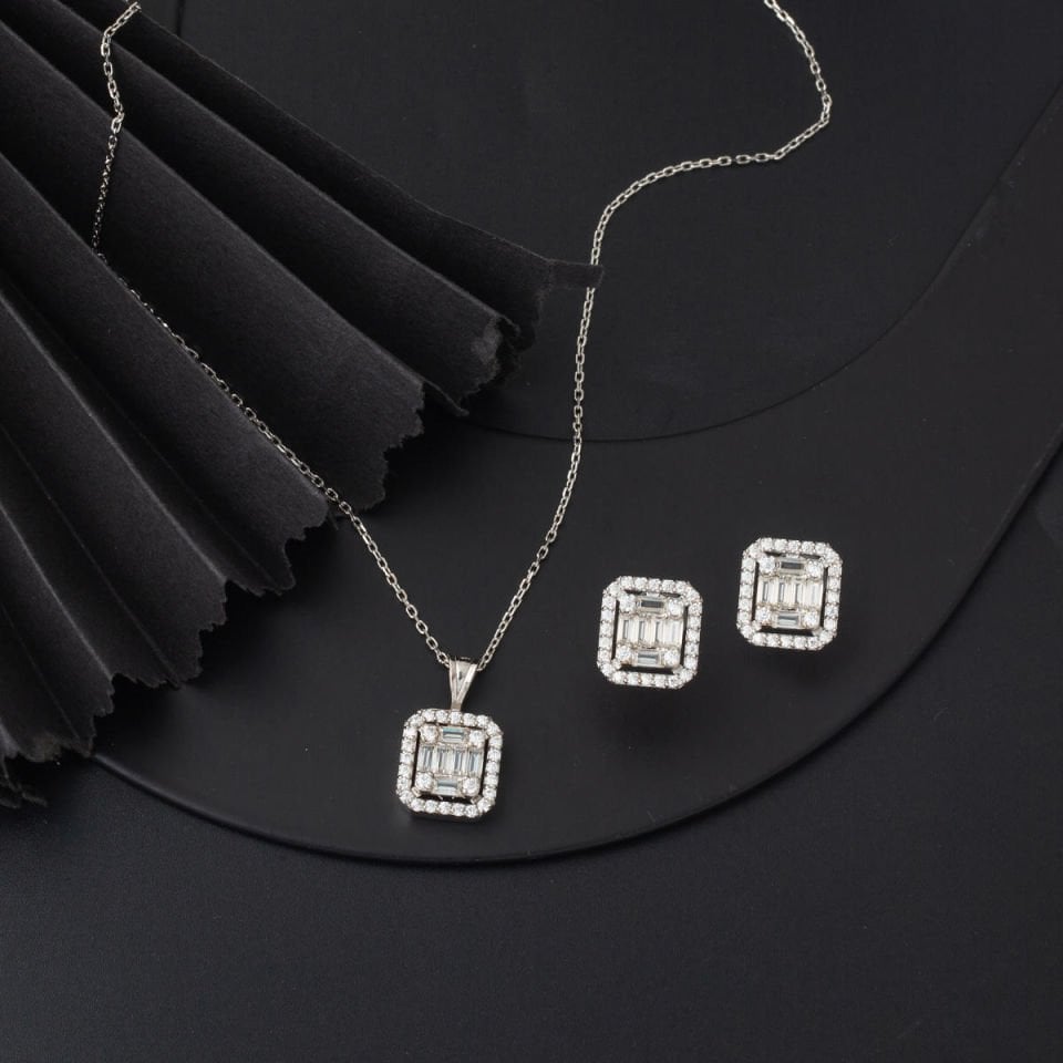 1,25 Karat Baget Mozanit Kolye Küpe Set