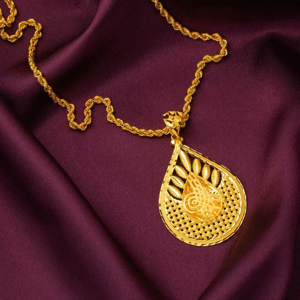 Kuş Tüyü Damla Tuğra Altın Kolye