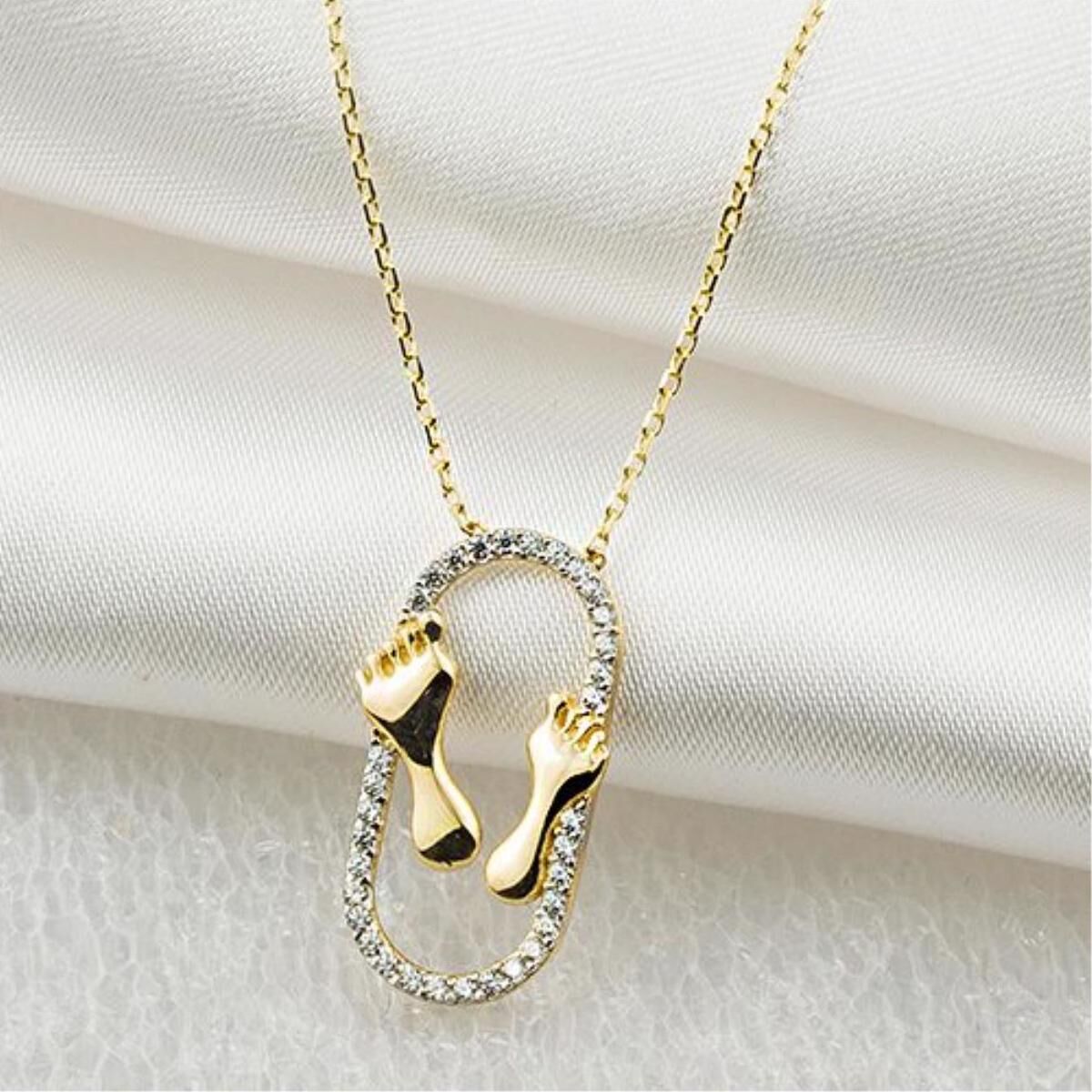 Jival Ayaklar Taşlı 14 Ayar Altın Kolye