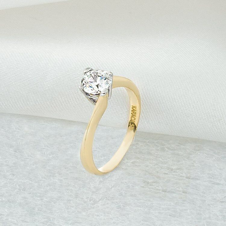 Sıvama Tırnaklı 14 Ayar Altın Tektaş Yüzük