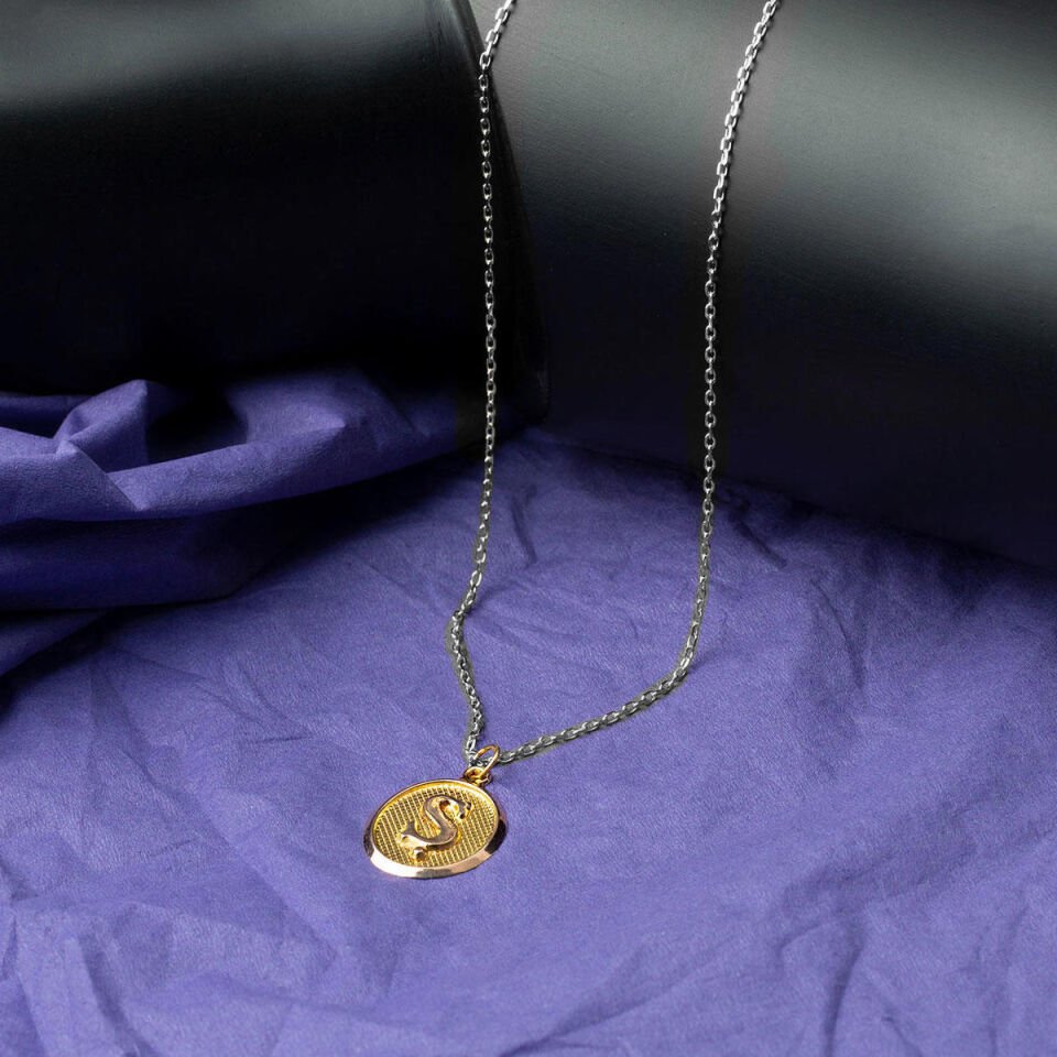 Ş Harfi Oval Altın Kolye Ucu