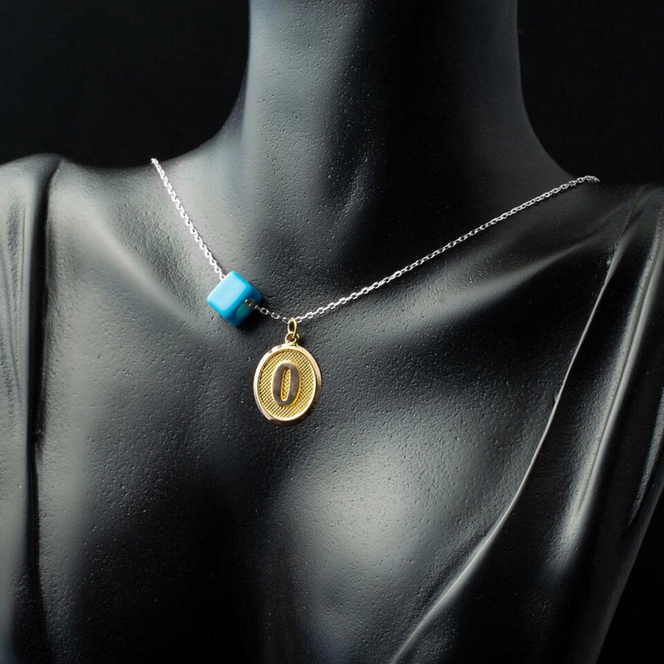 O Harfi Oval Altın Kolye Ucu