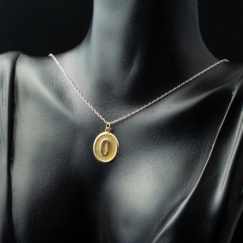 O Harfi Oval Altın Kolye Ucu