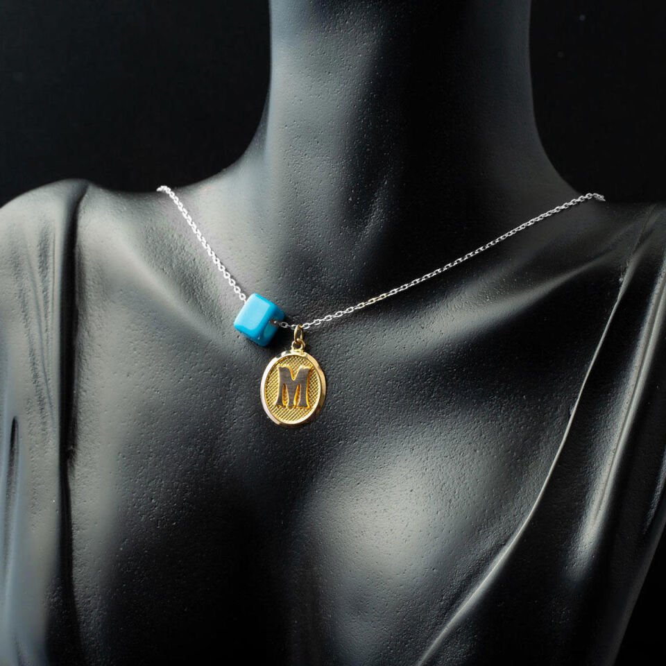 M Harfi Oval Altın Kolye Ucu