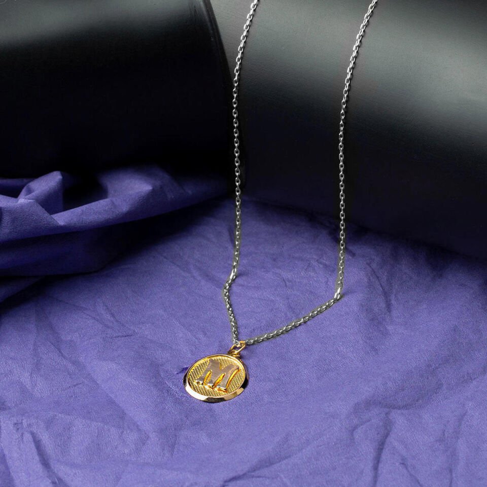 M Harfi Oval Altın Kolye Ucu