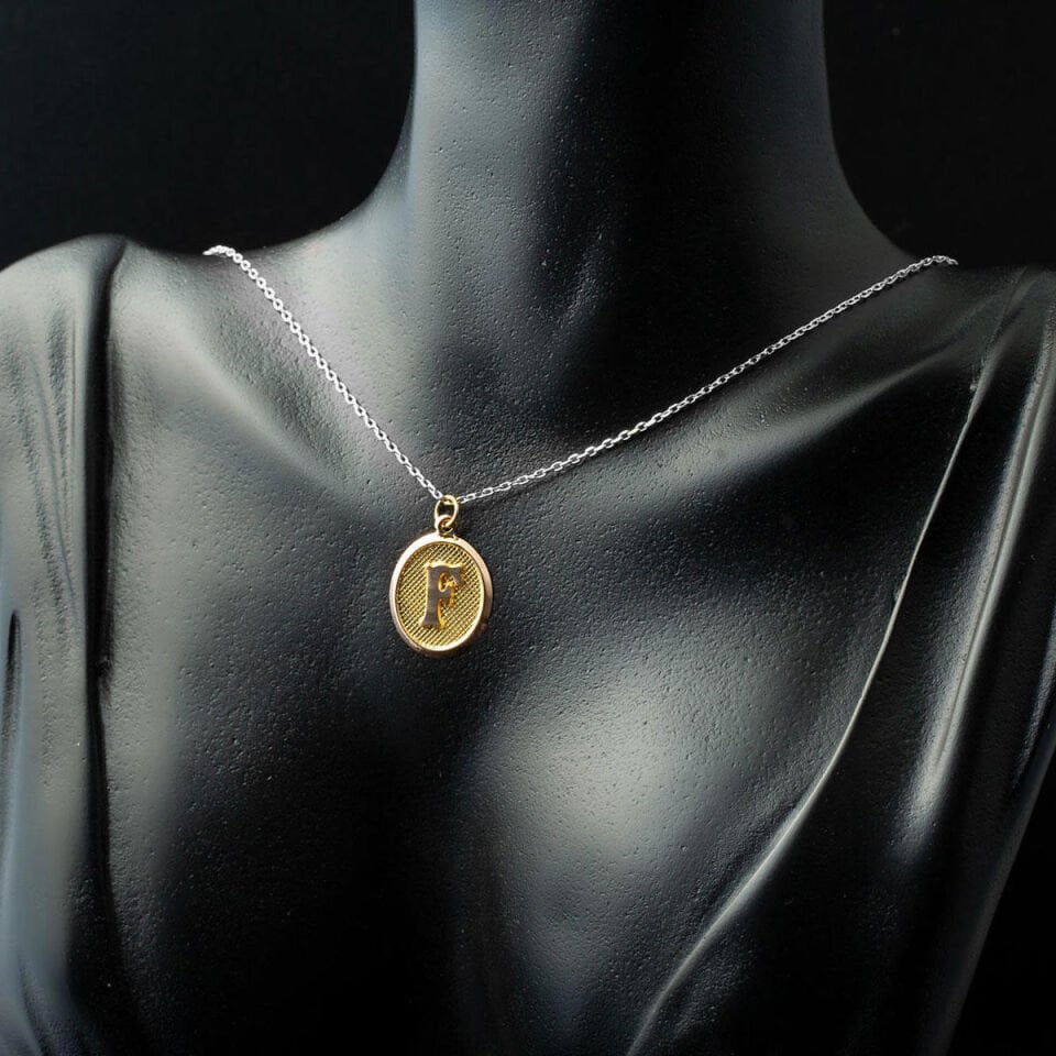 F Harfi Oval Altın Kolye Ucu