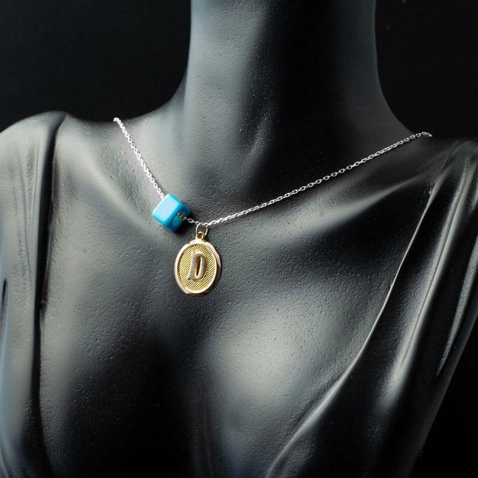 D Harfi Oval Altın Kolye Ucu