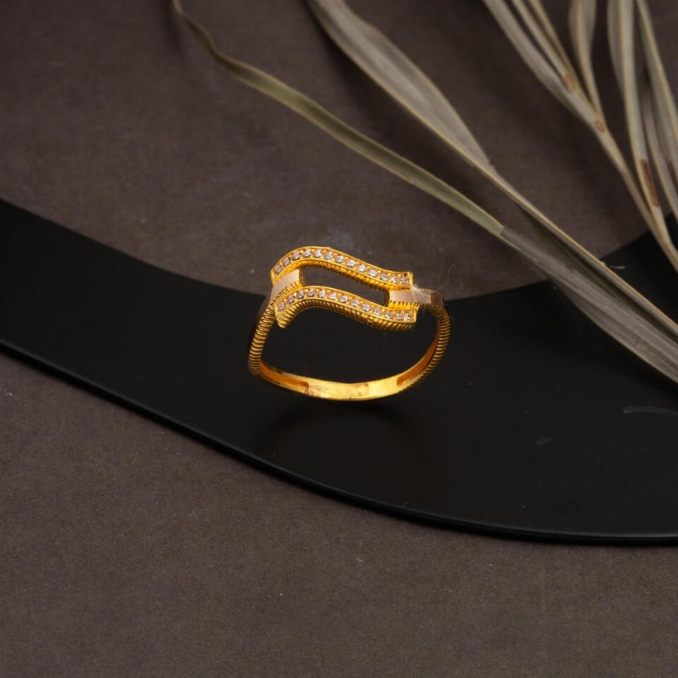 Zikzaklı Ajda 14 Ayar Altın Kaburga Yüzük