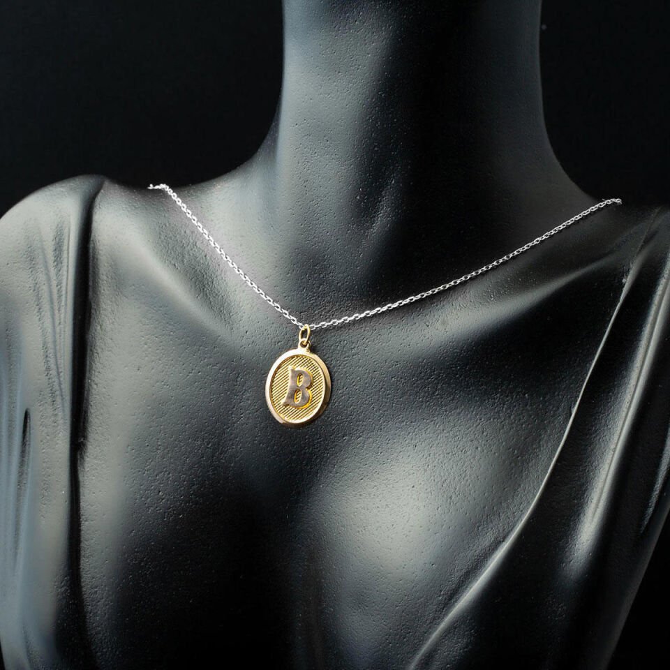 B Harfi Oval Altın Kolye Ucu