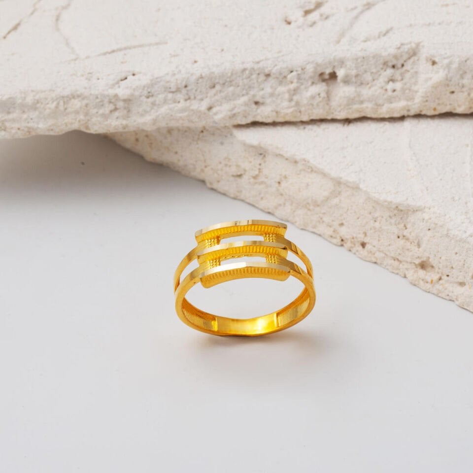 3 Sıra Ajda Kaburga Altın Yüzük