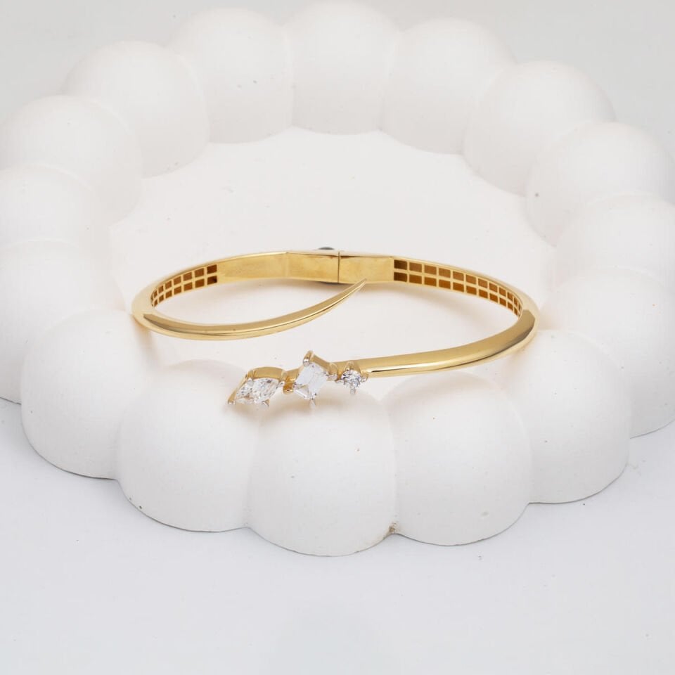 Tria Fantezi Altın 14 Ayar Kelepçe Bilezik