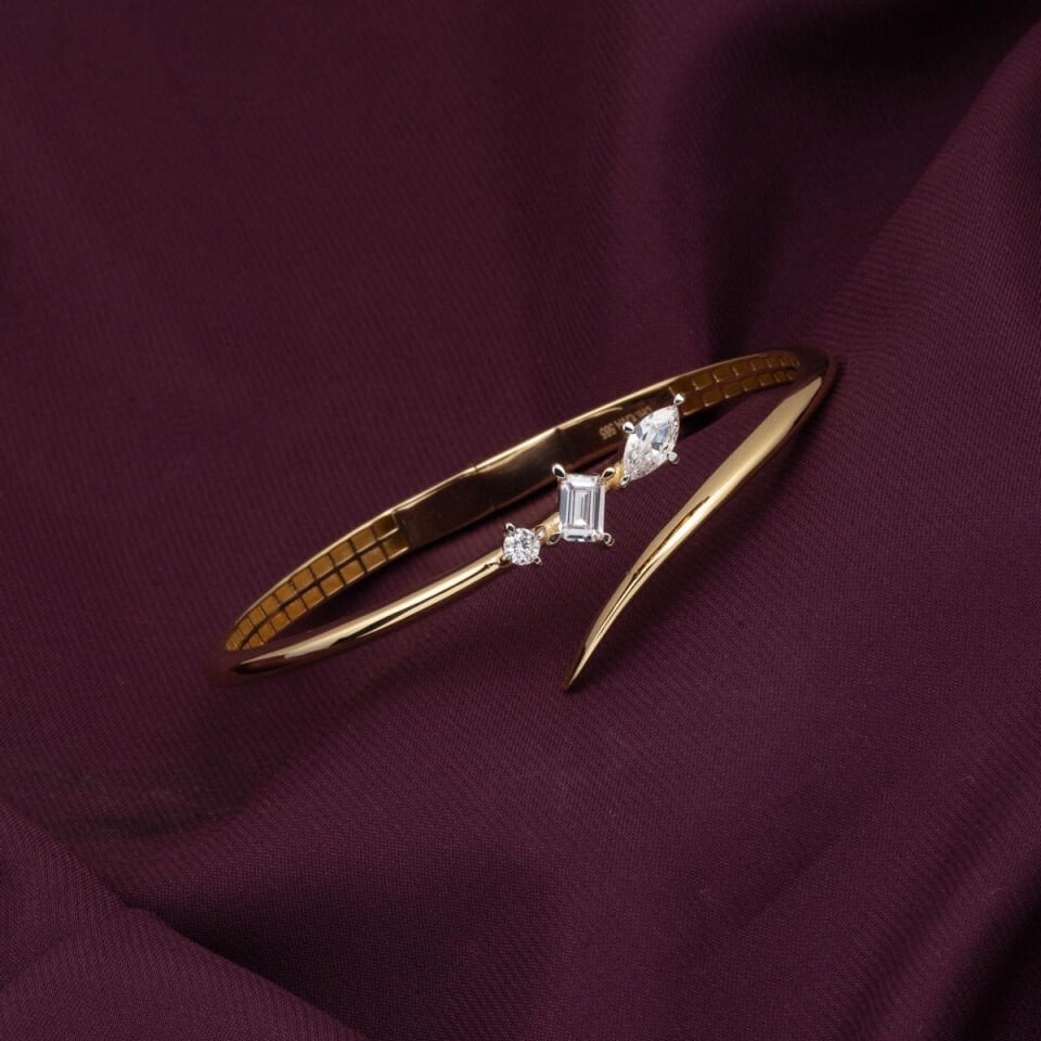 Tria Fantezi Altın 14 Ayar Kelepçe Bilezik