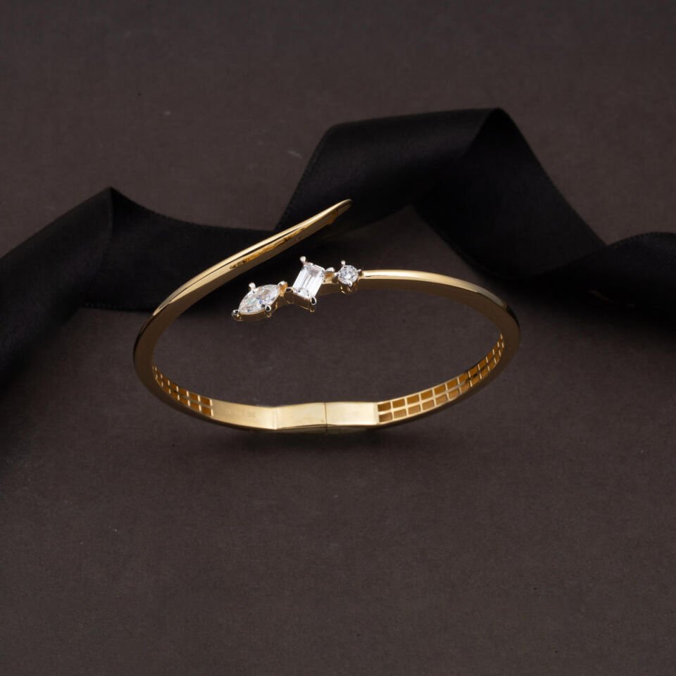 Tria Fantezi Altın 14 Ayar Kelepçe Bilezik