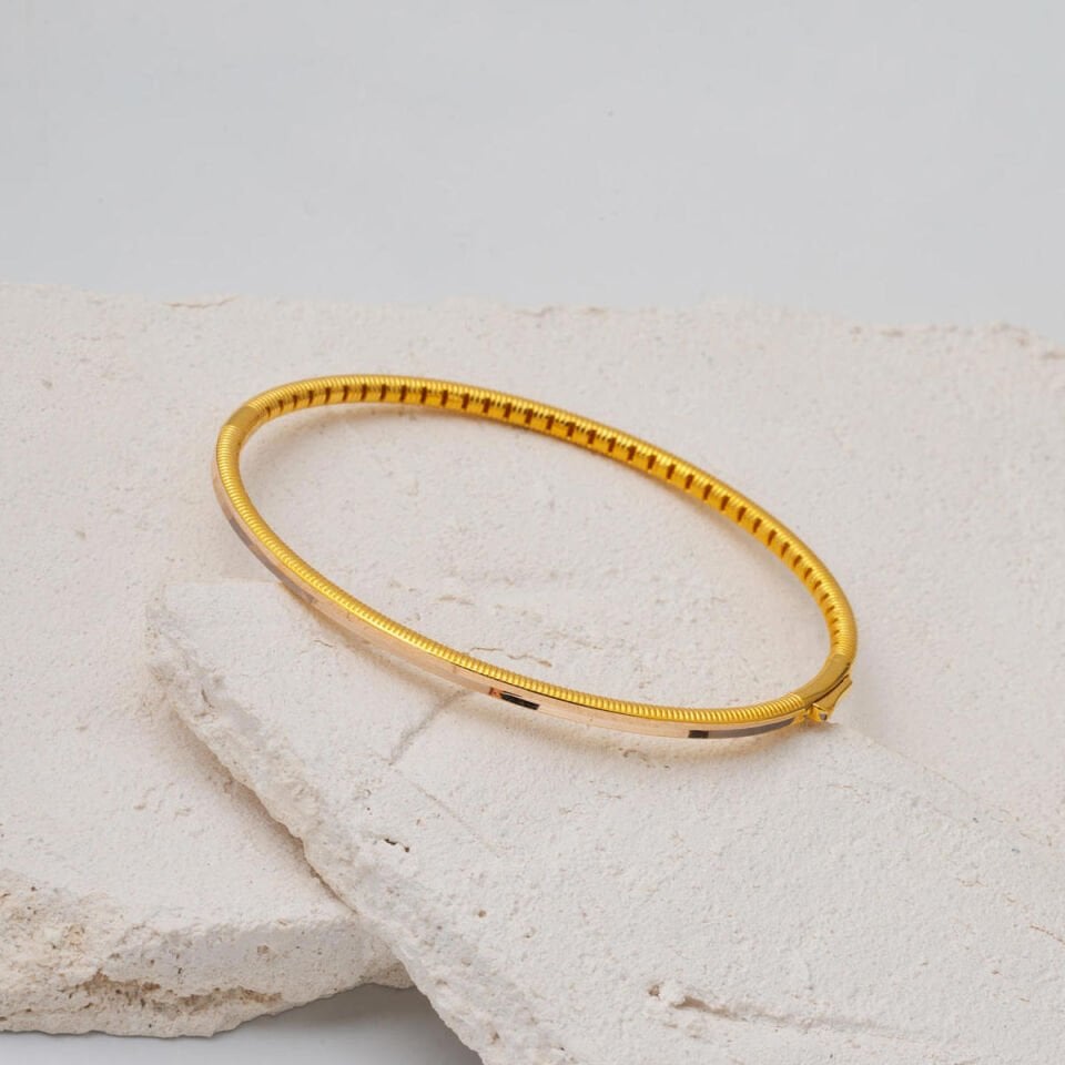 Ajda 22 Ayar Altın Kelepçe Bileklik