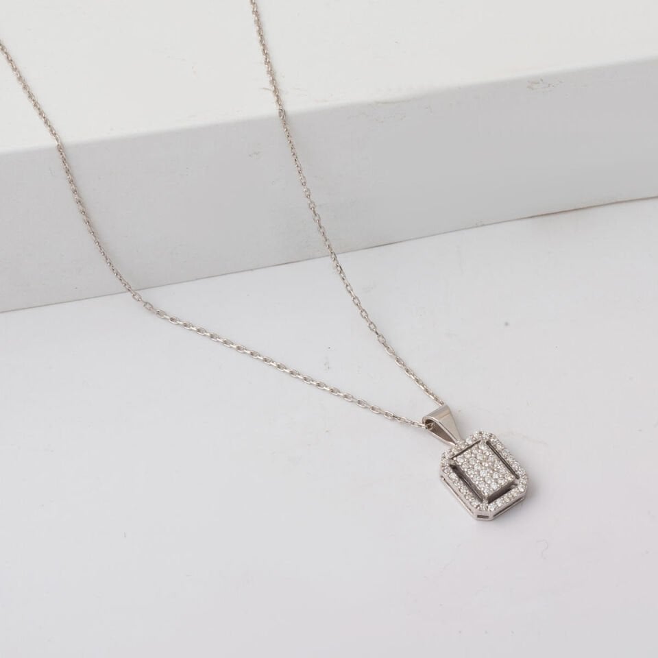 0,23 ct. Köşeli Pırlanta Kolye