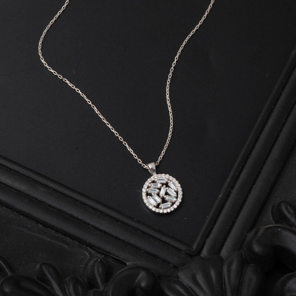 0,35 ct. Baget Pırlanta Kolye