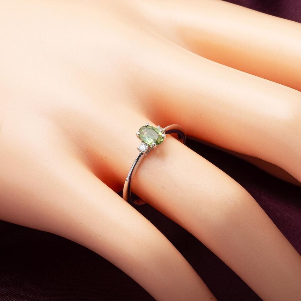 0,45 ct Yeşil Safir & 0,06 ct Pırlantalı Yüzük