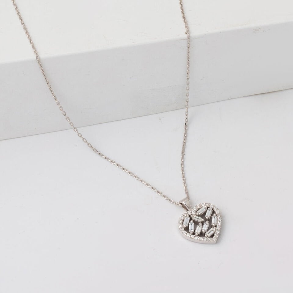 0,32 ct. Baget Pırlanta Kalp Kolye