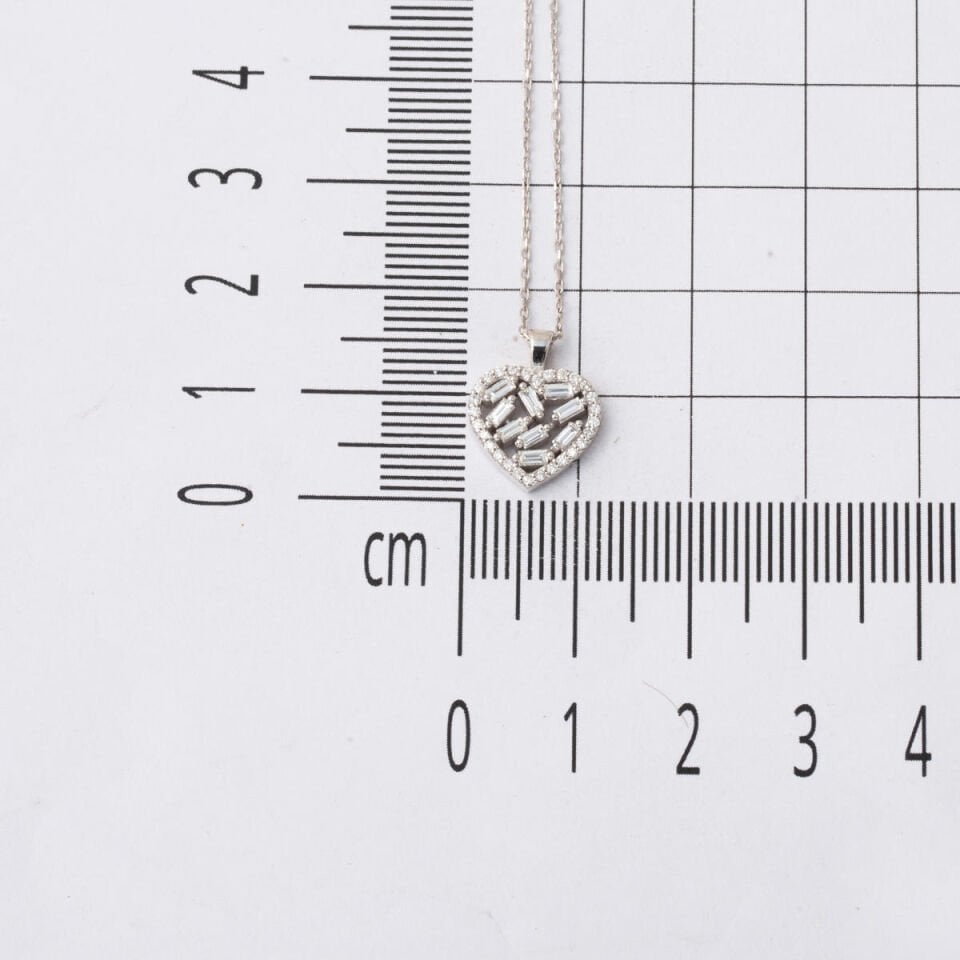 0,32 ct. Baget Pırlanta Kalp Kolye
