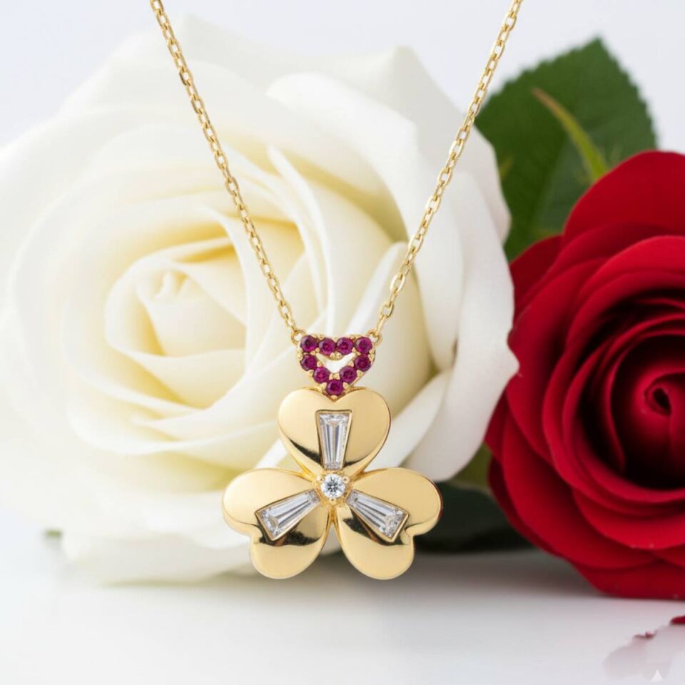 14 Ayar Altın Baget Taşlı 3'lü Kalp Yonca Kolye