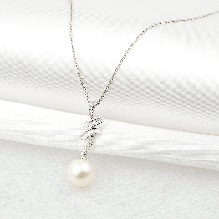 0,20 Karat Pırlantalı İncili Altın Kolye