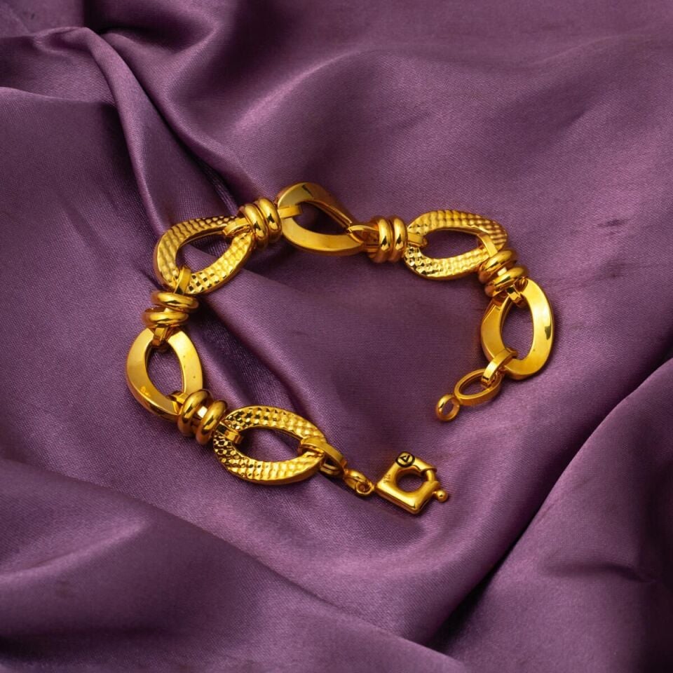 22 Ayar Kalemli Tasarım Hallow Altın Bileklik