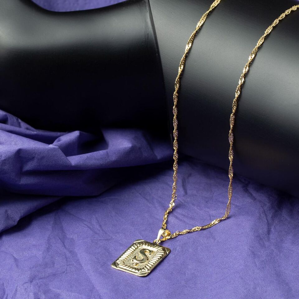 Ş Harfi Vintage Altın Kolye