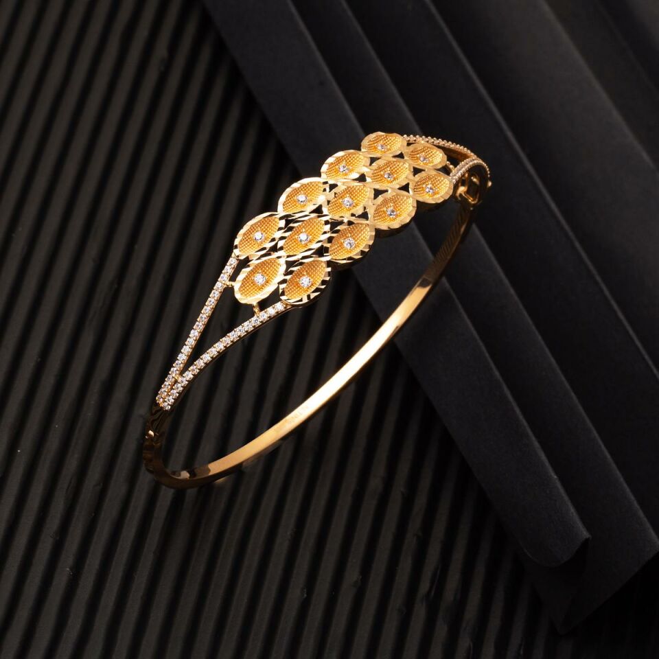 Yaşam Çiçeği 14 Ayar Altın Kelepçe Bilezik