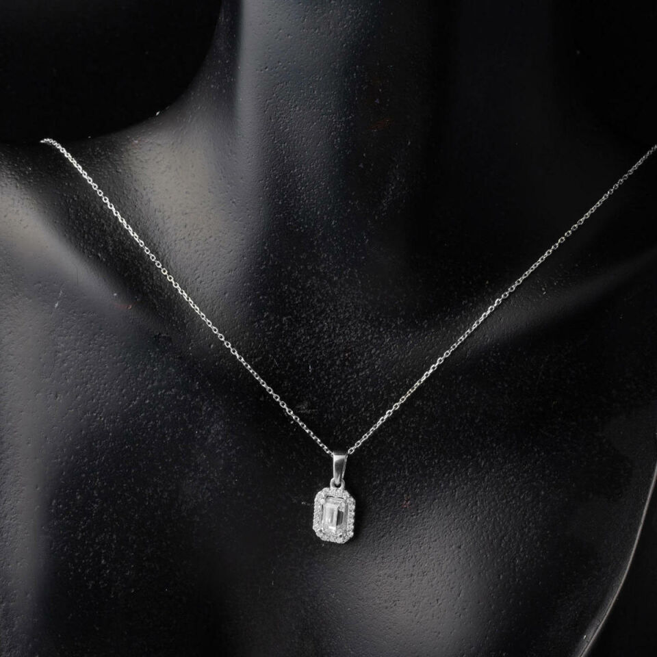 Baget Taşlı Beyaz Altın Kolye