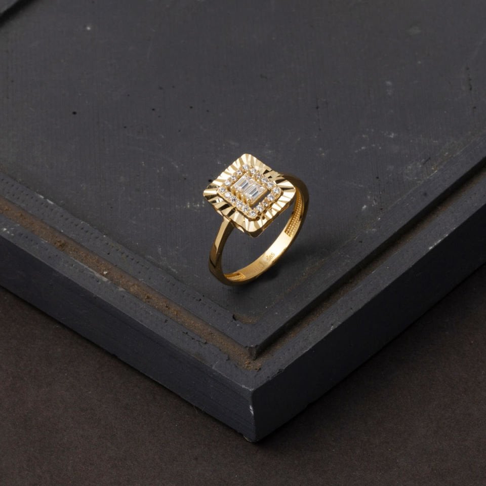 14 Ayar Efektli Baget Altın Yüzük