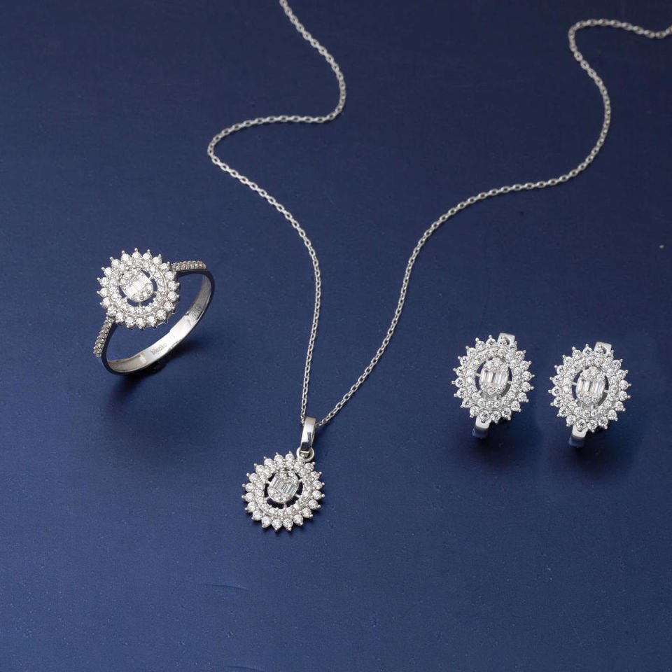 Güneş Tasarım Bagetli Beyaz Altın Spor Set