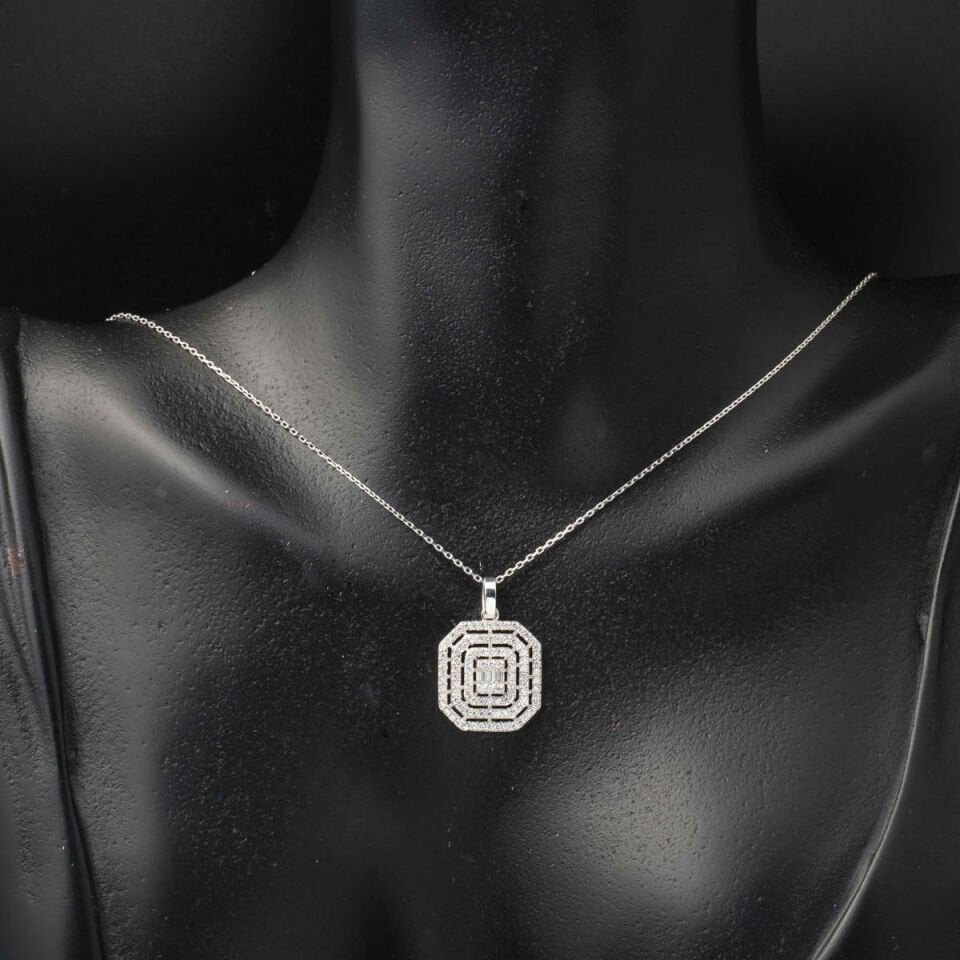 14 Ayar Baget Taşlı Beyaz Altın Set