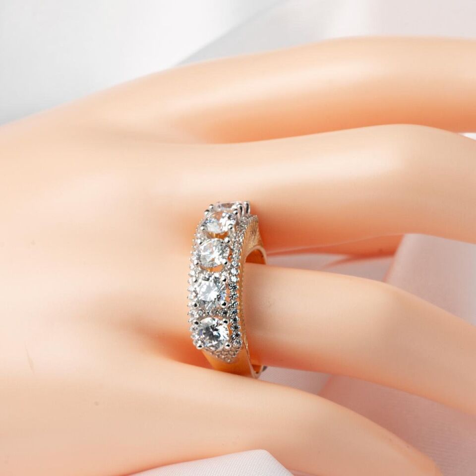 Atria 14 Ayar Altın Beştaş Yüzük