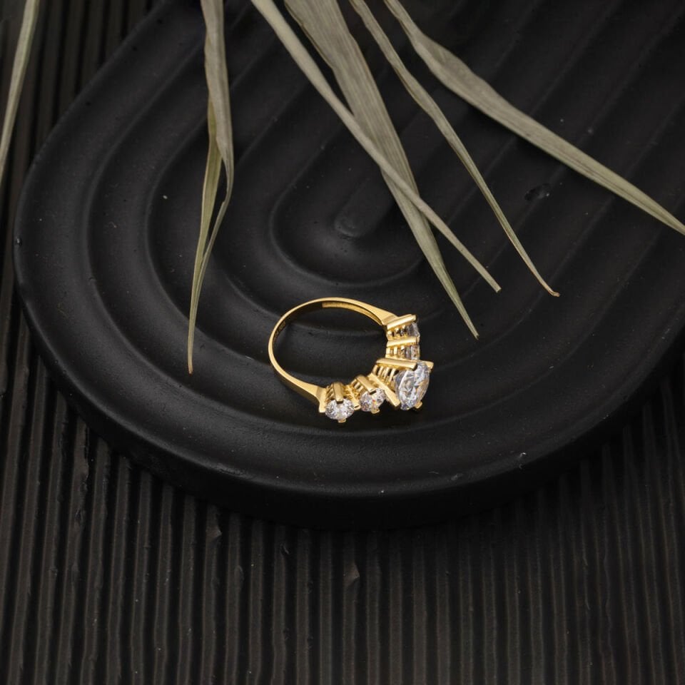 Altair 14 Ayar Beştaş Altın Yüzük