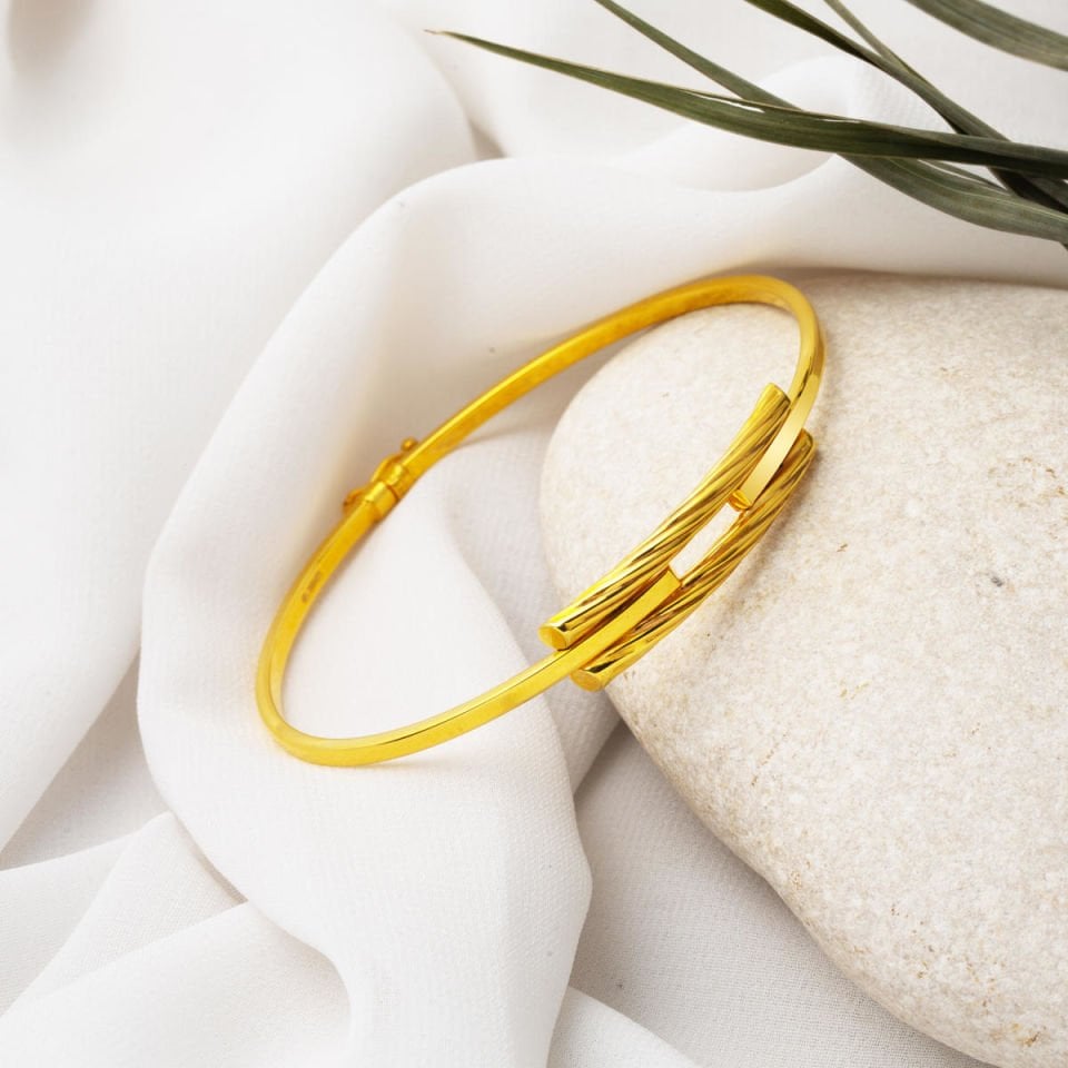 Kalemli Kaburga Altın Kelepçe Bilezik