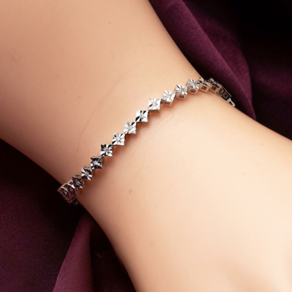 0,28 Karat Pırlantalı Altın Bileklik