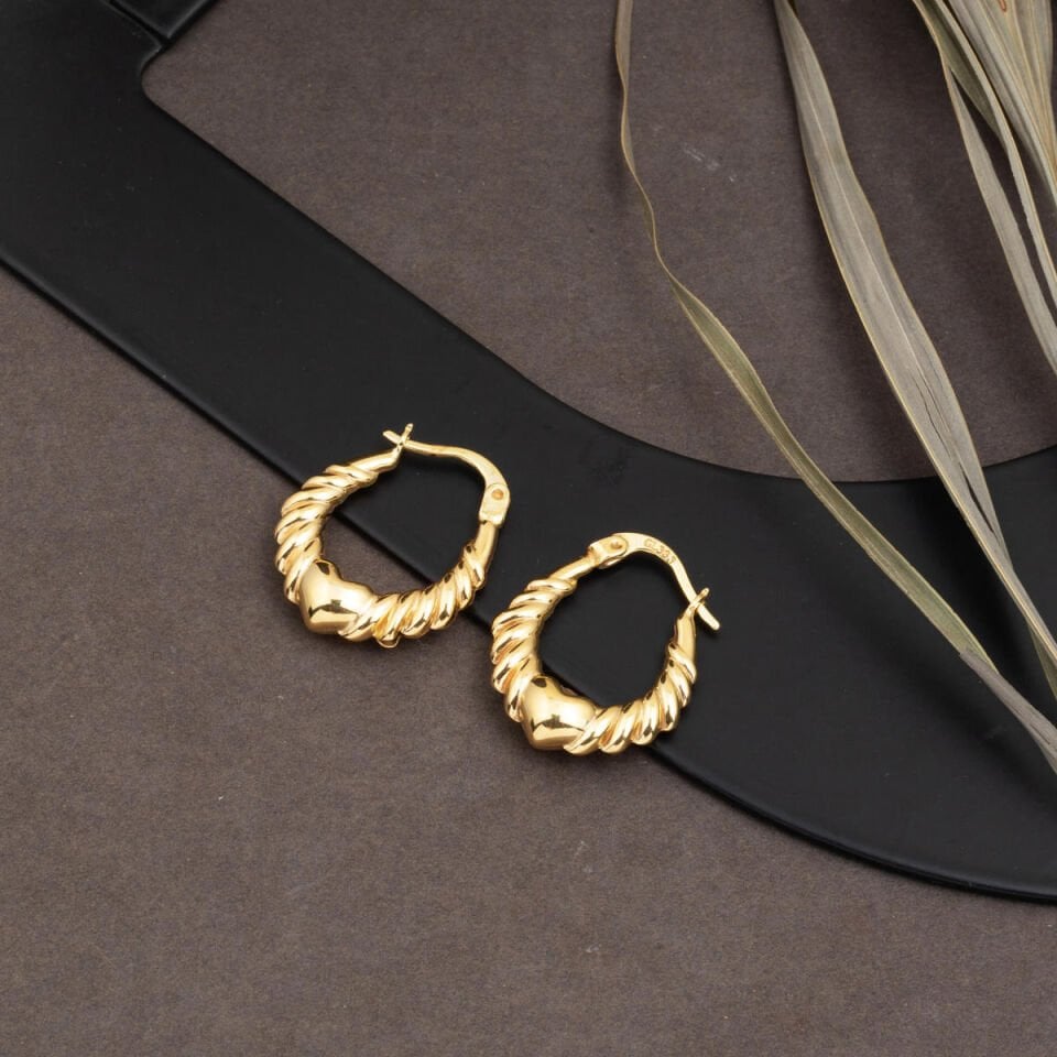 Kalpli Burgulu Altın Halka Küpe