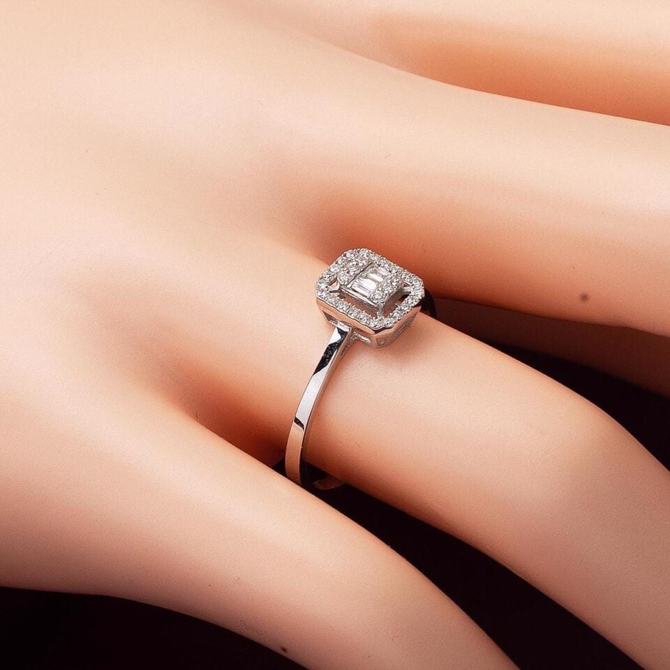 Zer Diamond Baget Pırlanta Yüzük