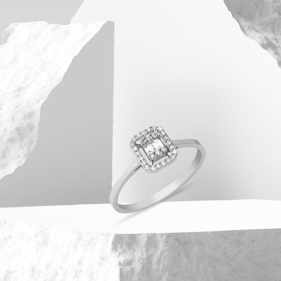 Zer Diamond Baget Pırlanta Yüzük