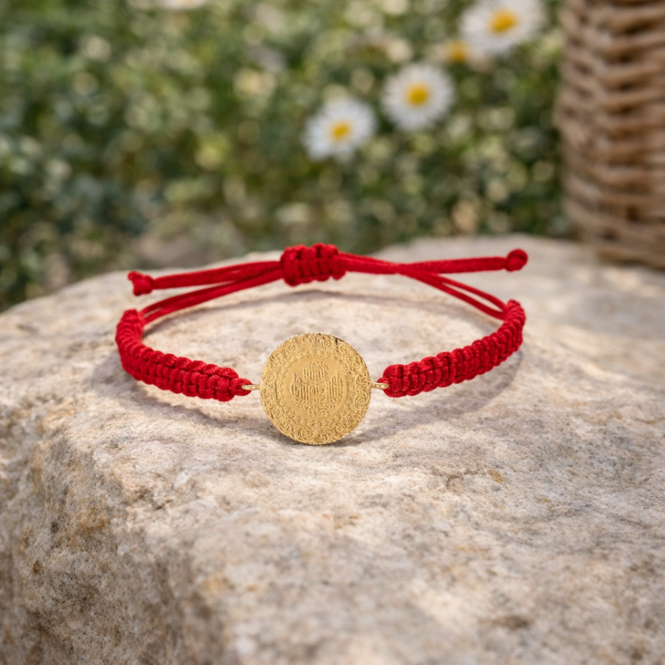 Yarım Altınlı Kırmızı İpli Bileklik