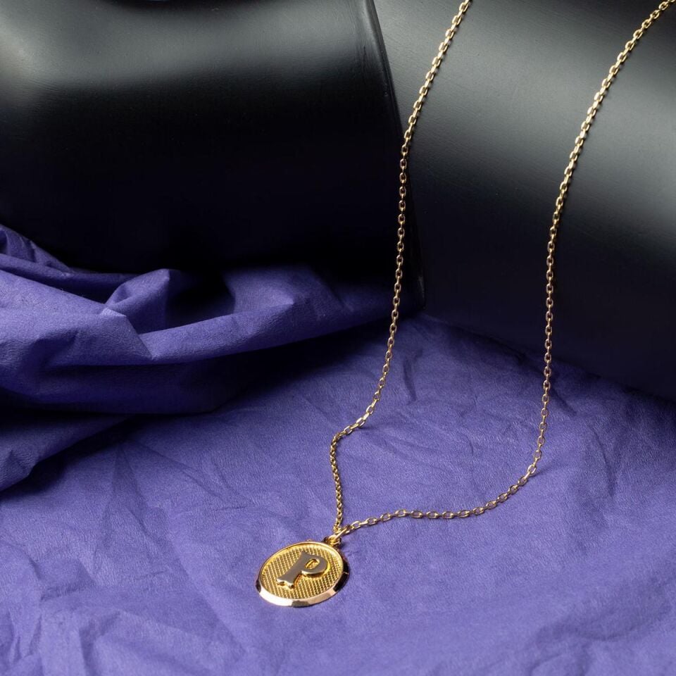 P Harfi Oval Altın Kolye