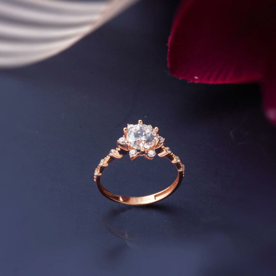 14 Ayar Rose Hanımeli Tektaş Altın Yüzük