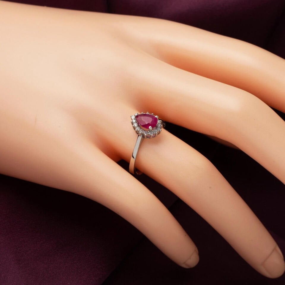 1,03 Karat Yakut Pırlantalı Yüzük